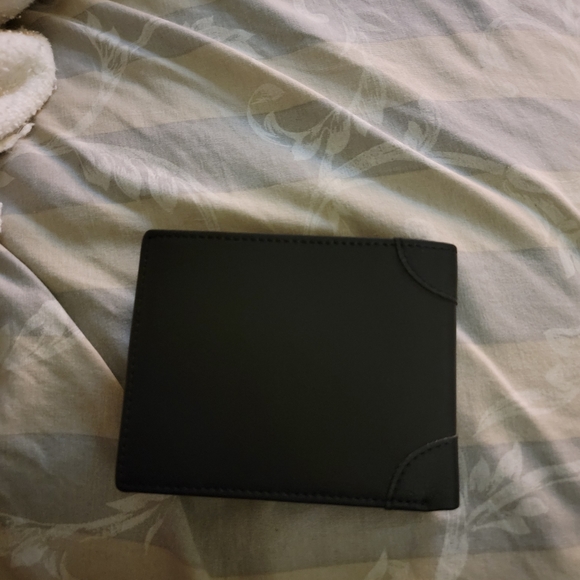 Wallet - Picture 3 of 4